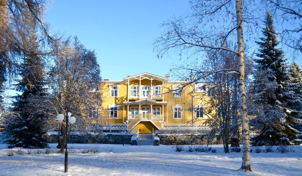 Karolineburg Manor House Hotel Kajana Eksteriør bilde