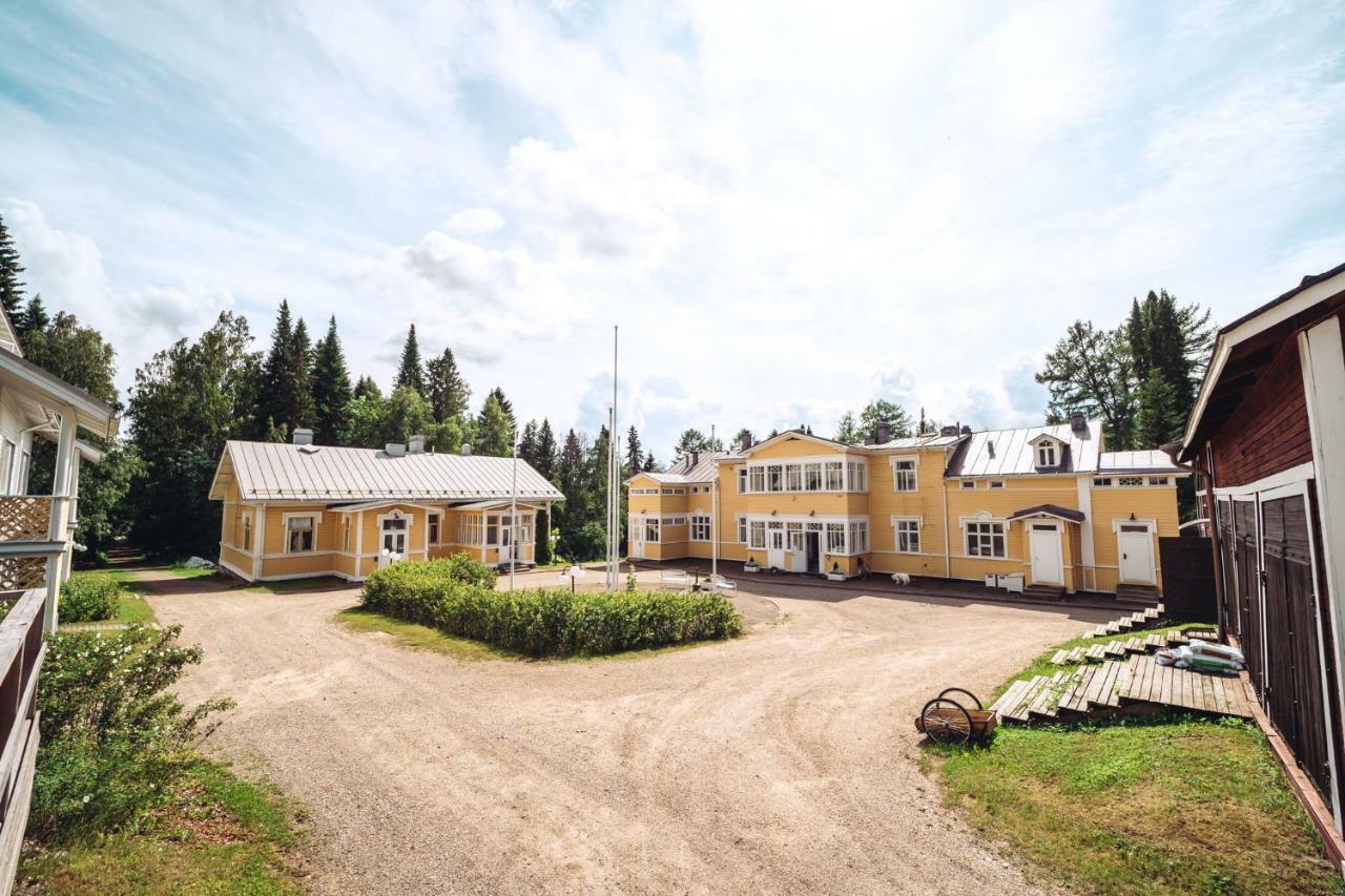 Karolineburg Manor House Hotel Kajana Eksteriør bilde