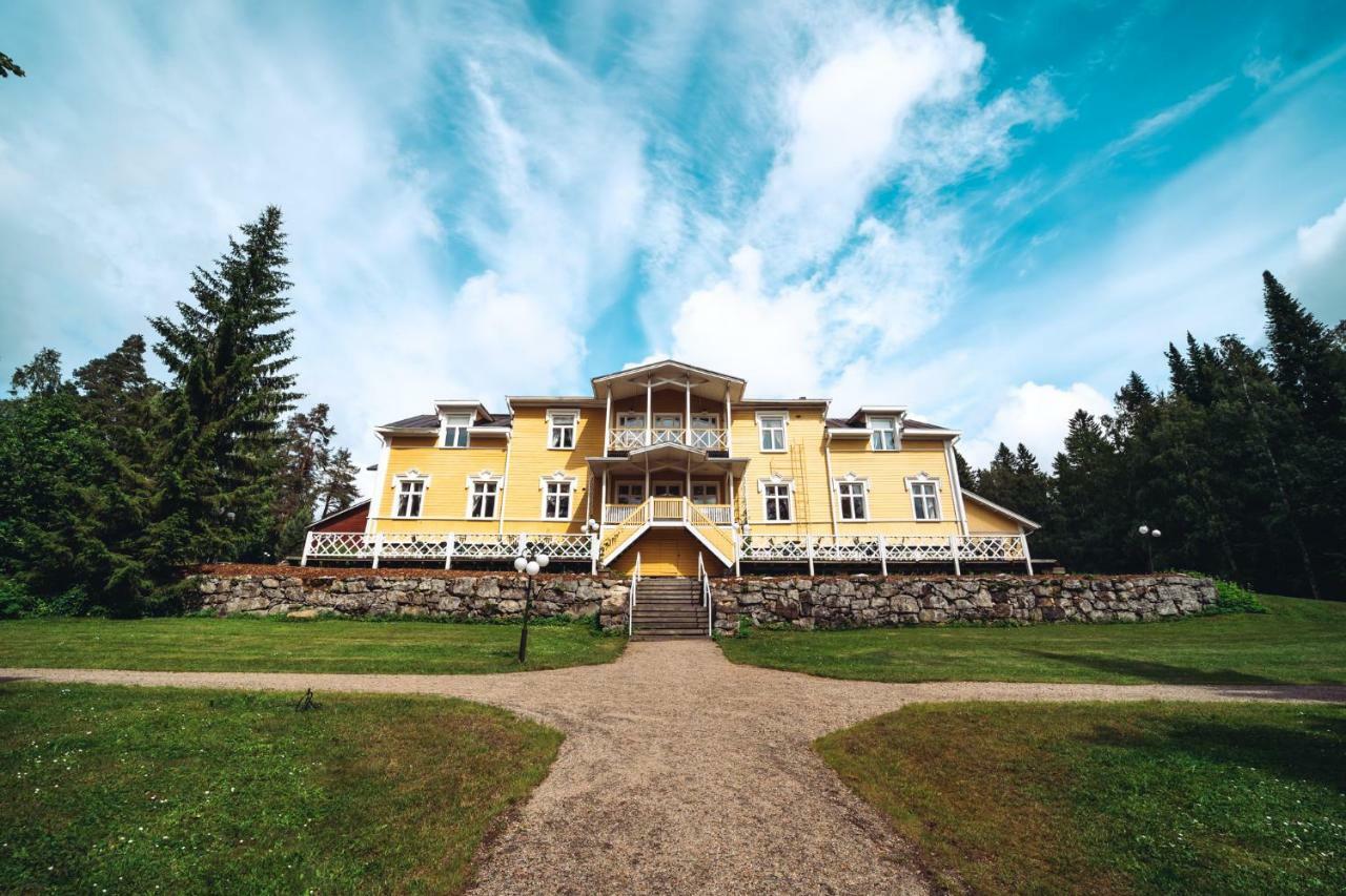 Karolineburg Manor House Hotel Kajana Eksteriør bilde